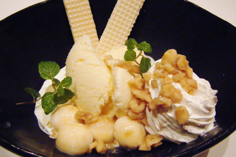 menu_dessert_shiratamacaramel.jpg